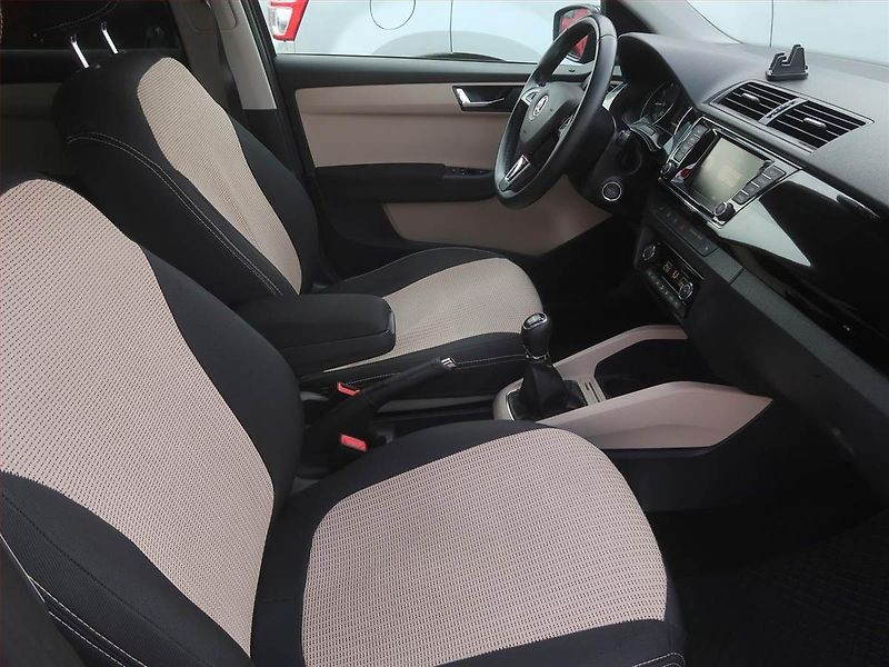 Škoda Fabia (2015) Style 1.2 TSI, Serv.kniha - fotka 9 z 14