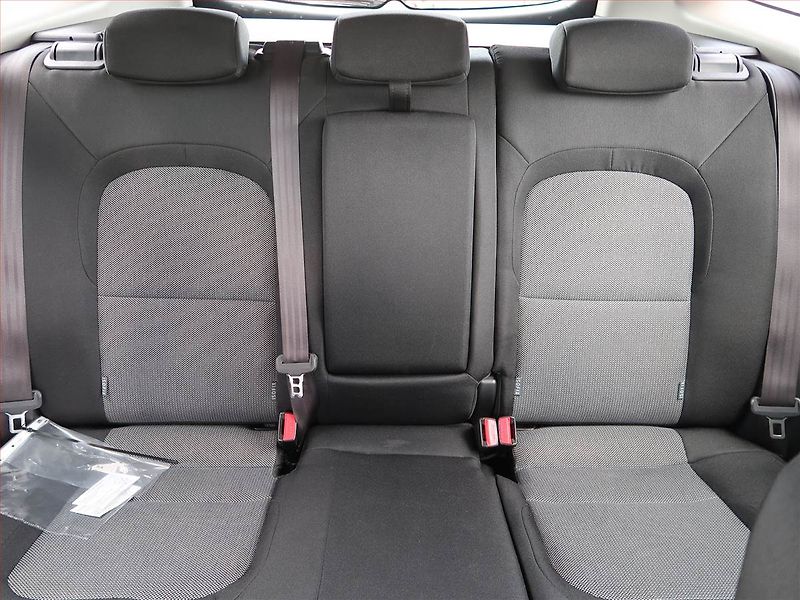 Kia Ceed (2016) 1.6 GDI, Automat, Tempomat - fotka 10 z 19