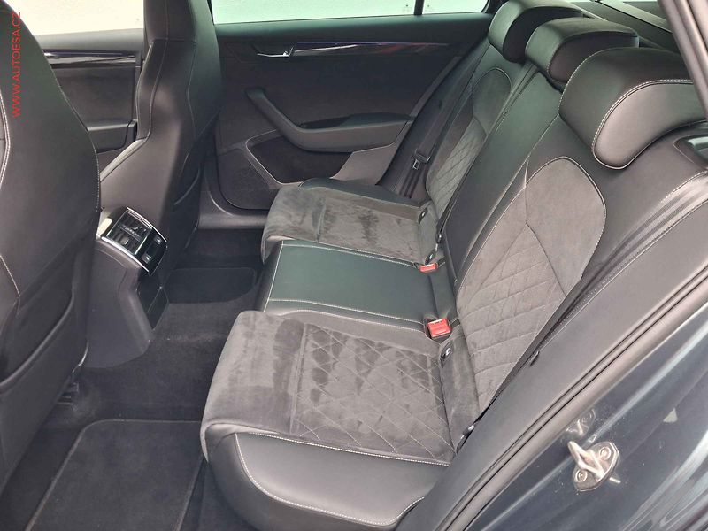 Škoda Superb (2019) 2.0 TDi, Sportline, DSG - fotka 10 z 21
