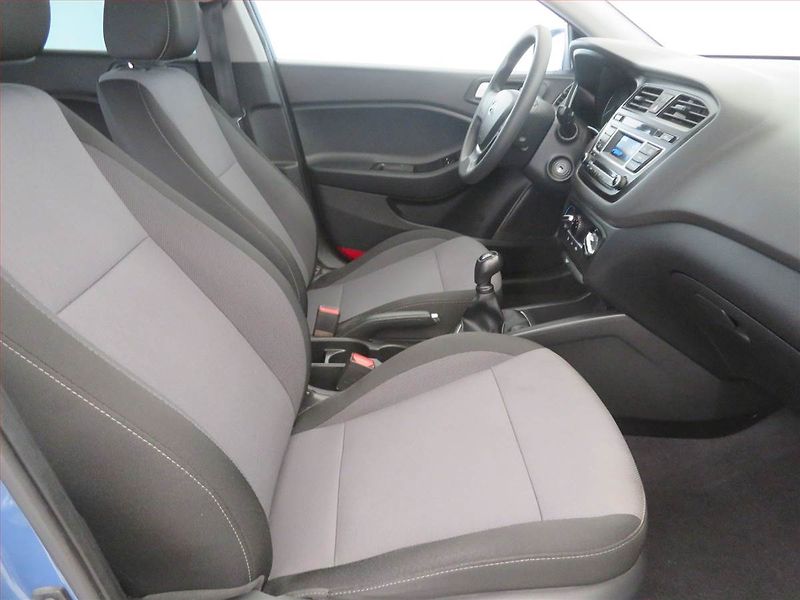 Hyundai i20 (2016) Active 1.2, Serv.kniha - fotka 9 z 14