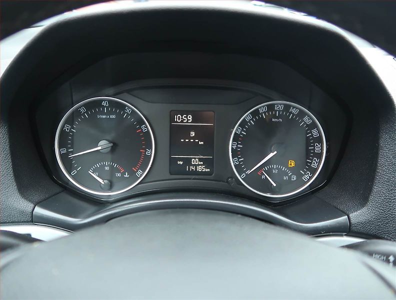 Škoda Octavia (2011) Ambiente 1.4 TSI, Serv.kniha - fotka 11 z 15