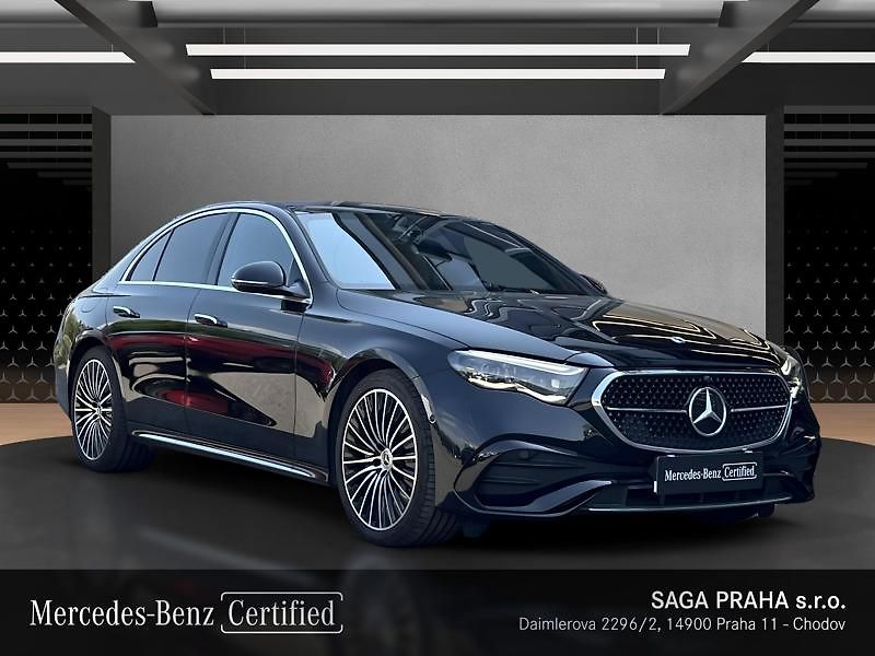 Mercedes-Benz Třídy E 220 d 4MATIC AMG Line Panorama - fotka 8 z 18