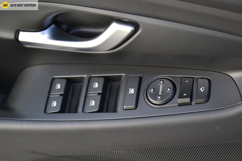 Hyundai i30 WG 1,5I MT SMART FAMILY NAVI F - fotka 42 z 51
