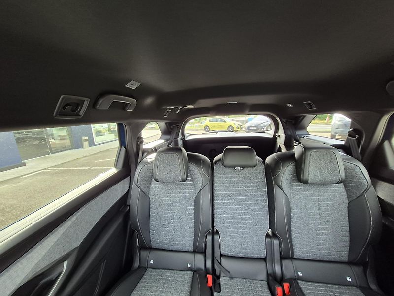 Peugeot 5008 (2026) BUSINESS Hybrid 145 e-DCS6 - fotka 21 z 25