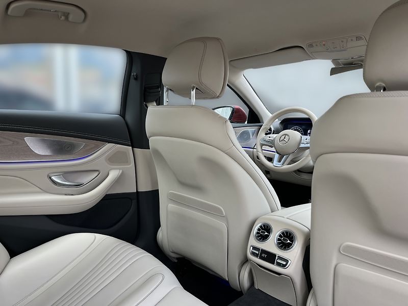 Mercedes-Benz CLS 350d 4MATIC AMG Line - fotka 23 z 23