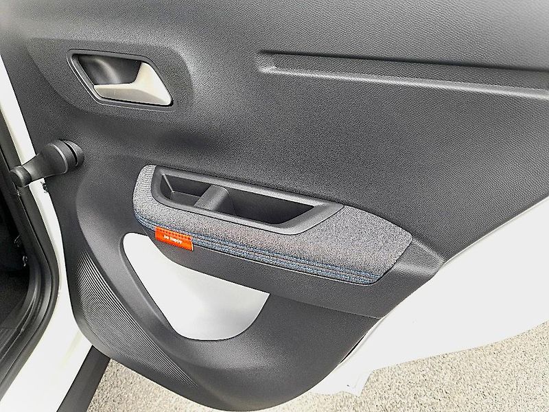 Citroën C3 (2026) PLUS TURBO 100K MAN6 - fotka 18 z 37