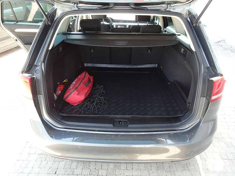 Volkswagen Passat 2.0 TDI 6x AIRBAG, DIGI. KLIMA - fotka 8 z 20