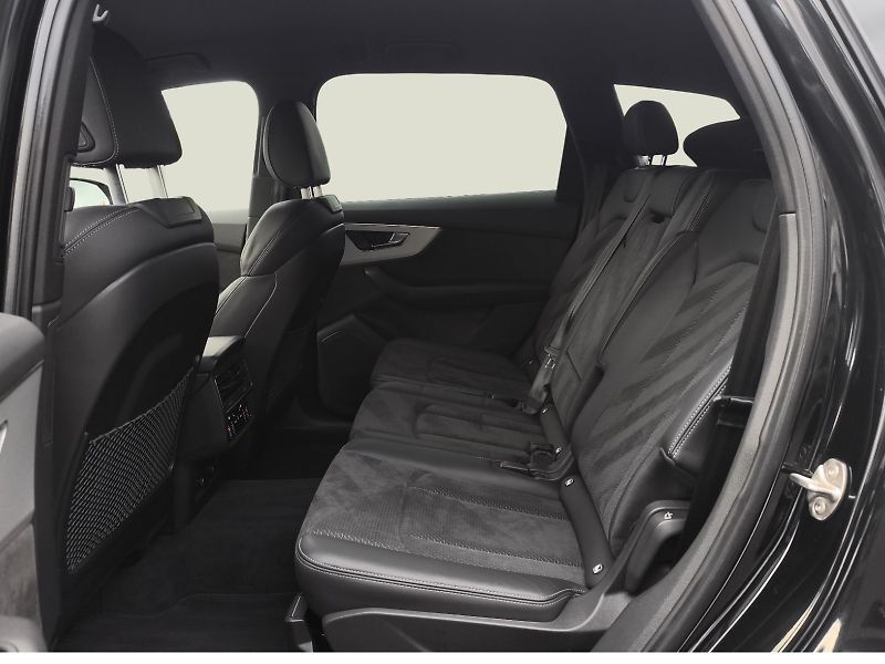 Audi Q7 3.0TDi S-Line - fotka 23 z 25