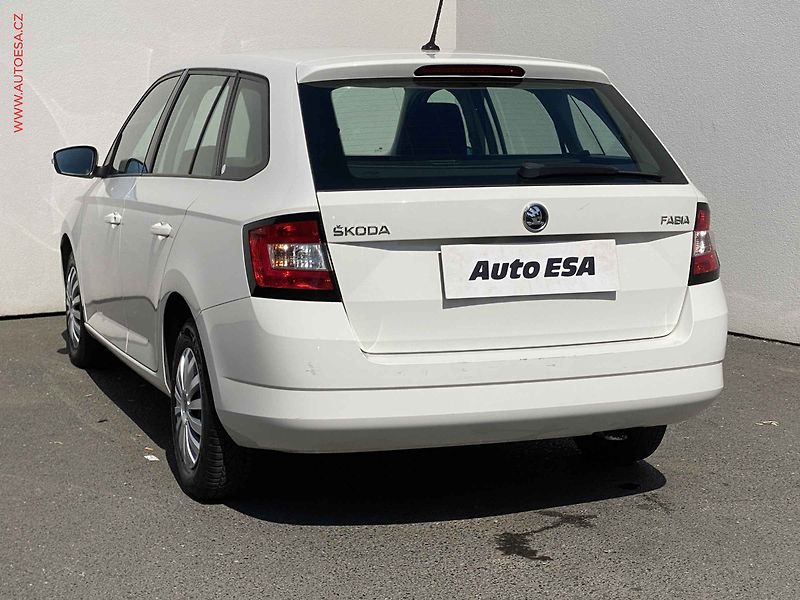 Škoda Fabia (2017) 1.0 TSi, ČR, AC, park.kamera - fotka 6 z 17