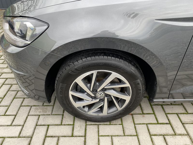 Volkswagen Touran 1.4 TSI 110kW - SOUND - NAVI - fotka 9 z 45