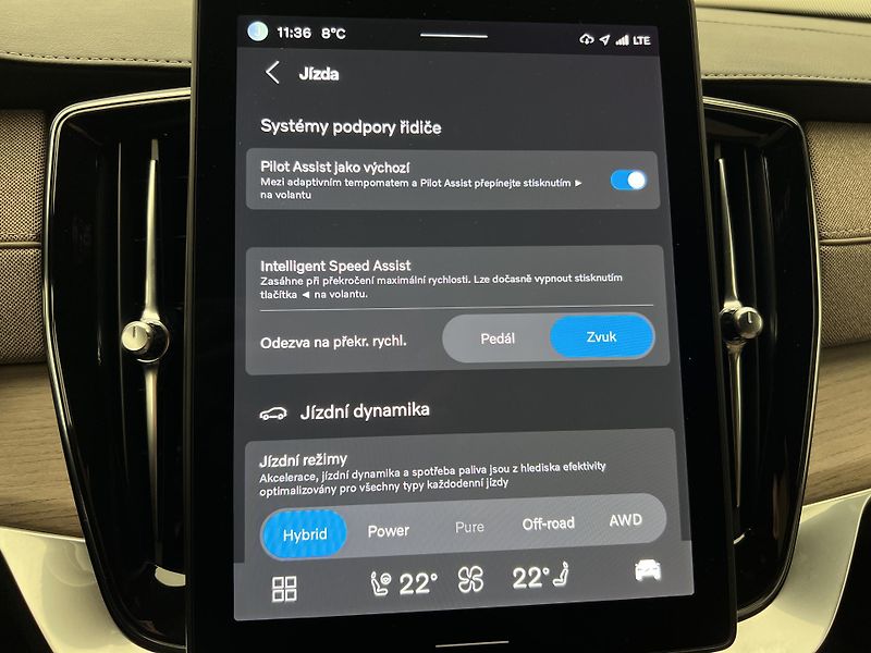 Volvo XC90 T8 AWD RECHARGE ULTRA BRIGHT - fotka 43 z 57