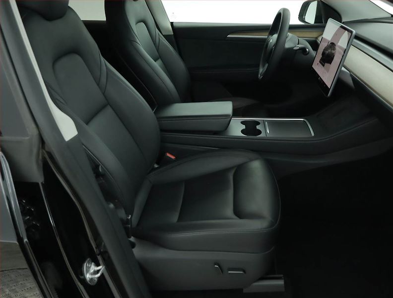 Tesla Model Y (2023) Long Range AWD 79kWh, SoH 91% - fotka 9 z 23