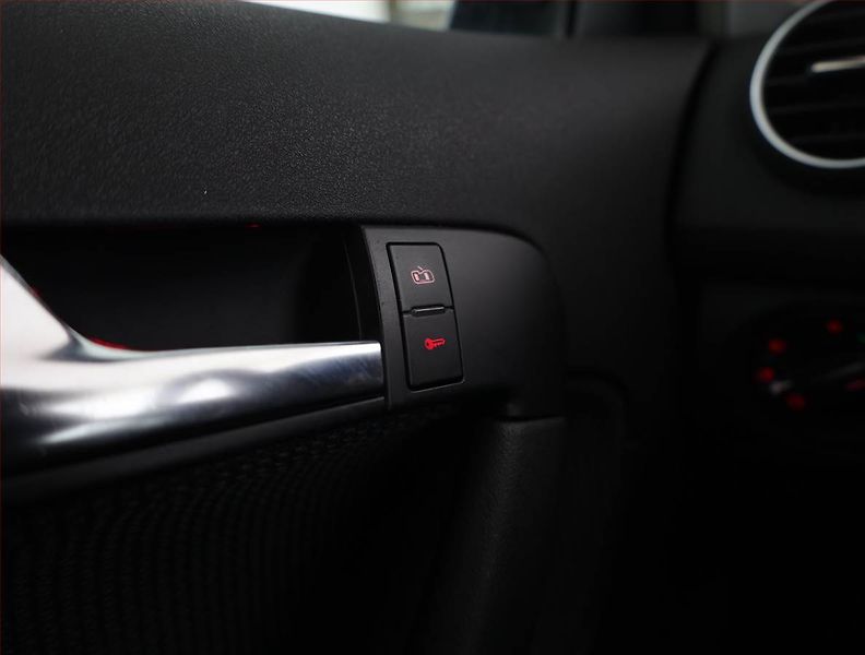 Audi A3 (2008) 1.4 TFSI, jezdí výborně - fotka 12 z 13