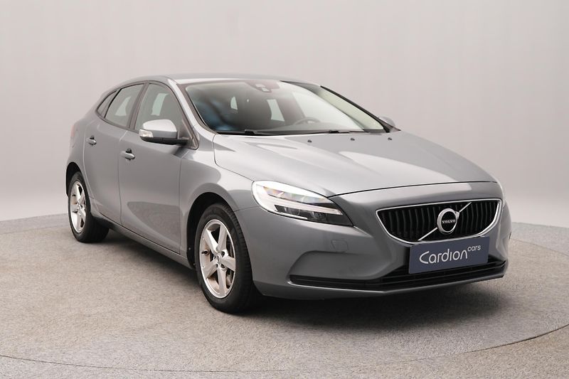 Volvo V40 T2 MOMENTUM AUT - fotka 12 z 41