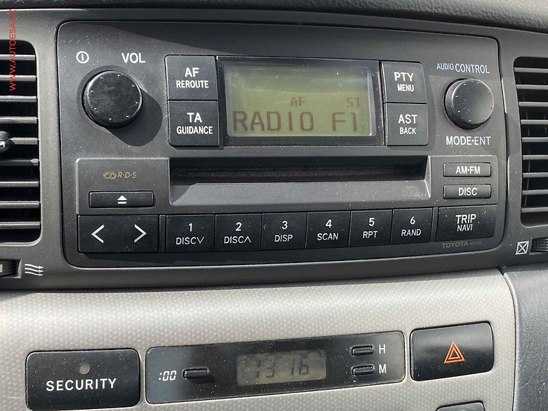 Toyota Corolla (2004) 2.0 D, AC - fotka 14 z 15