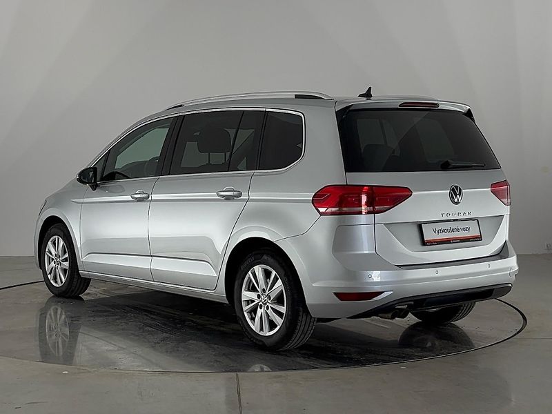 Volkswagen Touran Highline DSG - fotka 15 z 29