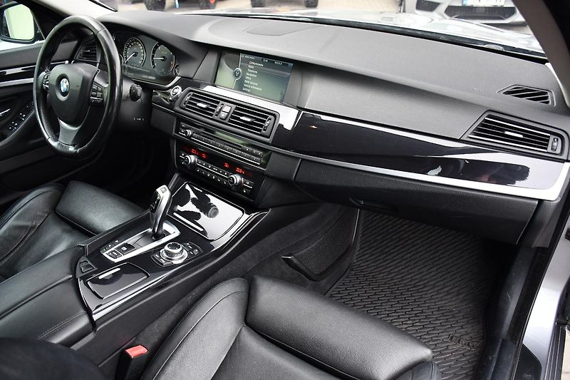 BMW Řada 5 530d xDrive ČR 2xKOLA - fotka 12 z 47