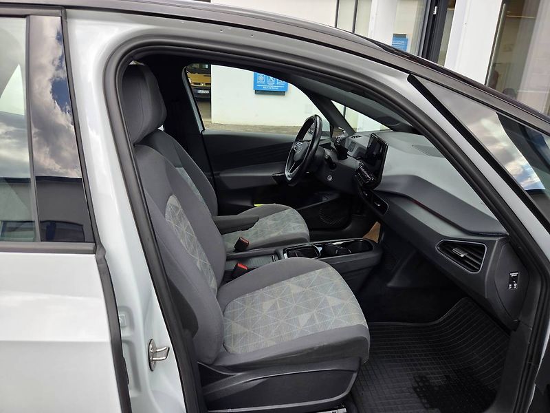 Volkswagen ID.3 (2022) Pro 150kW 62kWh - fotka 32 z 34