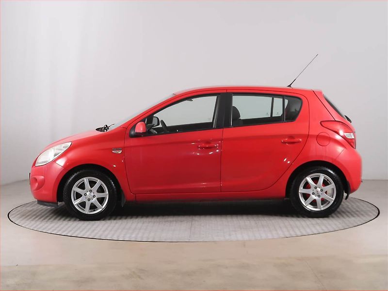 Hyundai i20 (2011) 1.2, nová STK, slušný stav - fotka 3 z 14