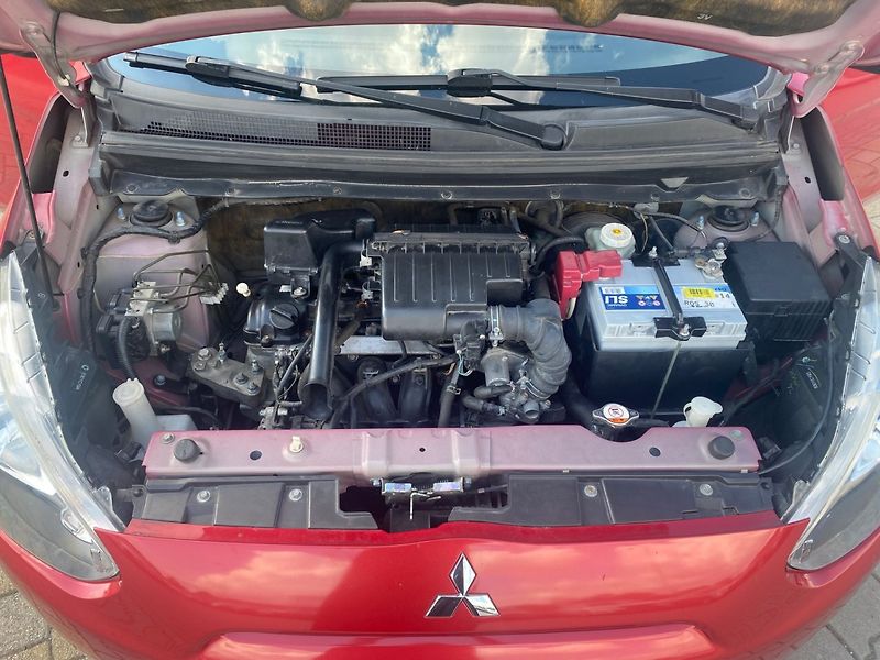 Mitsubishi Space Star (2015) 1.0 52kW - fotka 15 z 17