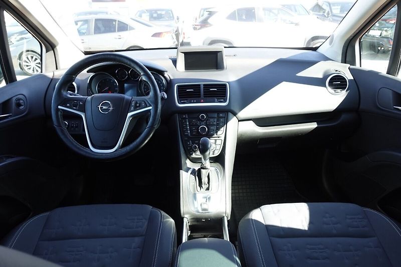 Opel Meriva 1,4T 103kW Automat - fotka 15 z 27
