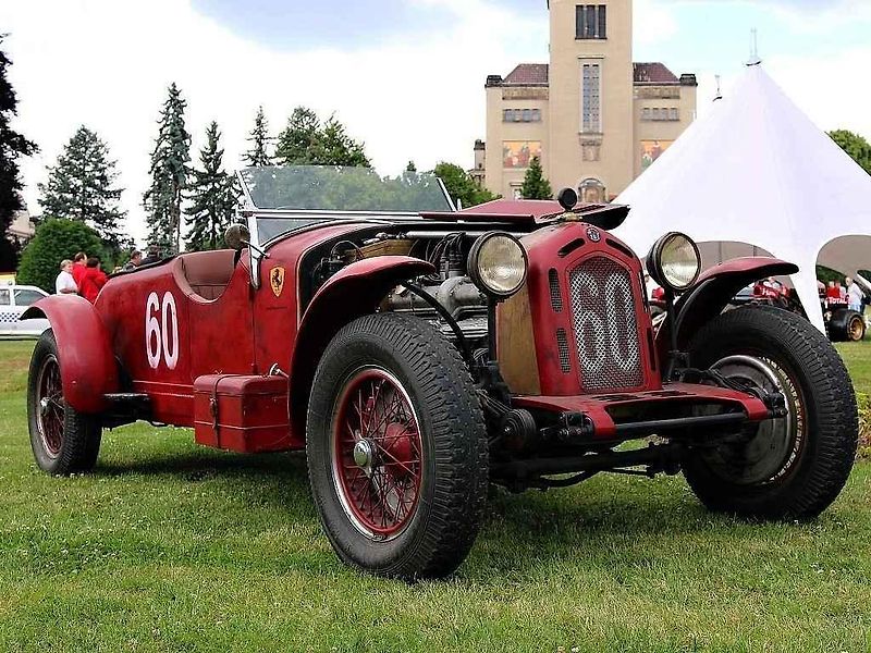 AMG 300 SEL má zajímavou přezdívku. Vozu se říká 