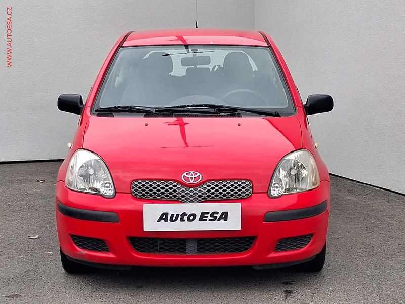 Toyota Yaris (2004) 1.0 VVTi, 2.maj,ČR, AC - fotka 2 z 13