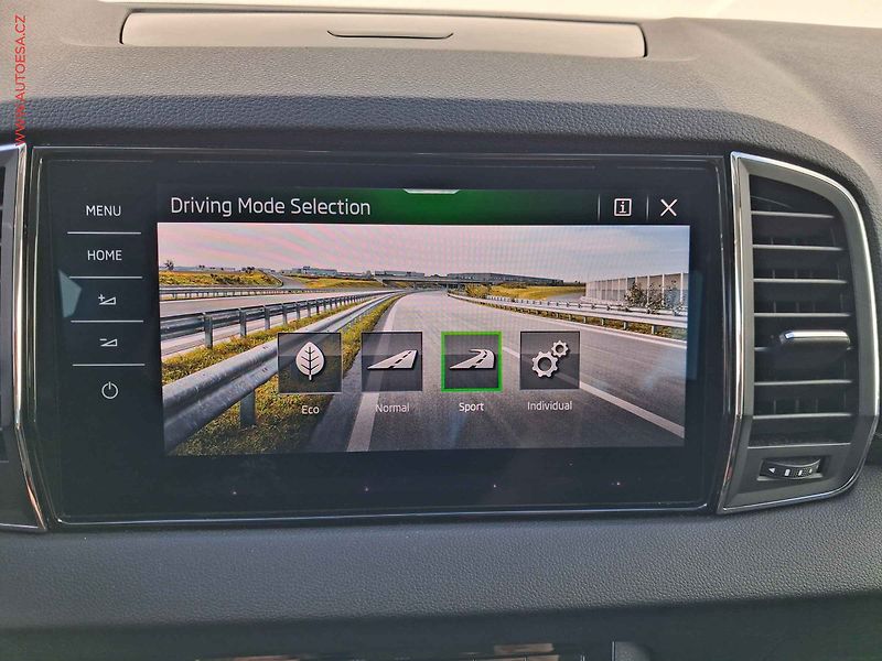 Škoda Karoq (2022) 2.0 TDi, Style, navi, kamera - fotka 16 z 20