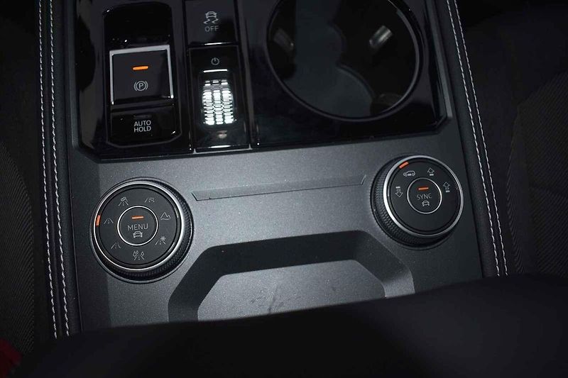 Volkswagen Touareg je dobře vymyšlené velké SUV.