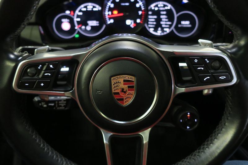 Porsche Cayenne (2019) Coupe 3.0 V6 Tiptronic Vzduch - fotka 18 z 45