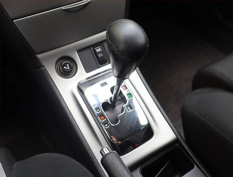 Toyota Corolla (2005) 1.4 D-4D, Automat, po STK - fotka 13 z 17