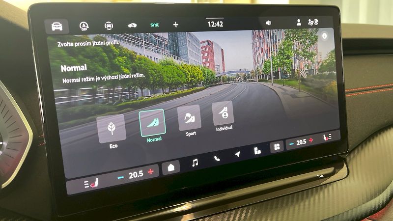Škoda Octavia (2025) Kombi RS 2.0TSI 195kW DSG - fotka 24 z 31