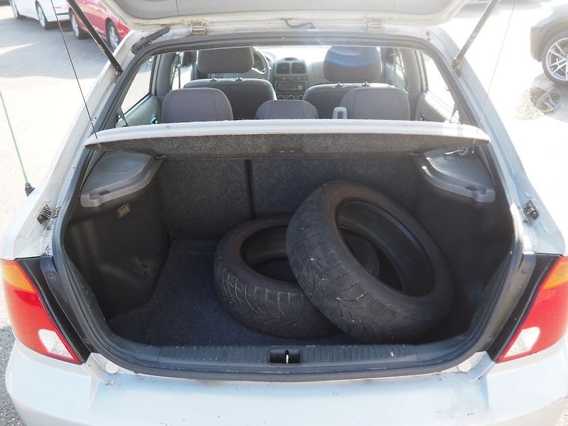 Hyundai Accent (2006) 1.4i, 63kW, AC - fotka 14 z 29