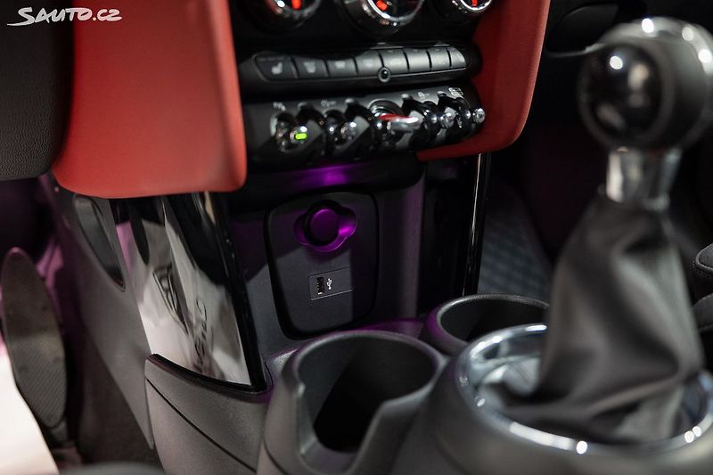 Mini Cooper S 2.0 141 kW - fotka 18 z 36