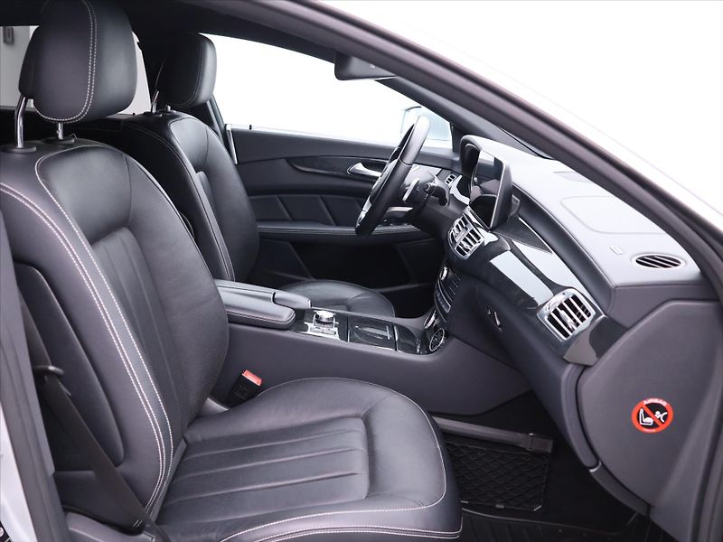 Mercedes-Benz CLS 3,0 350CDI 185kW AMG-Line 4M C - fotka 15 z 42