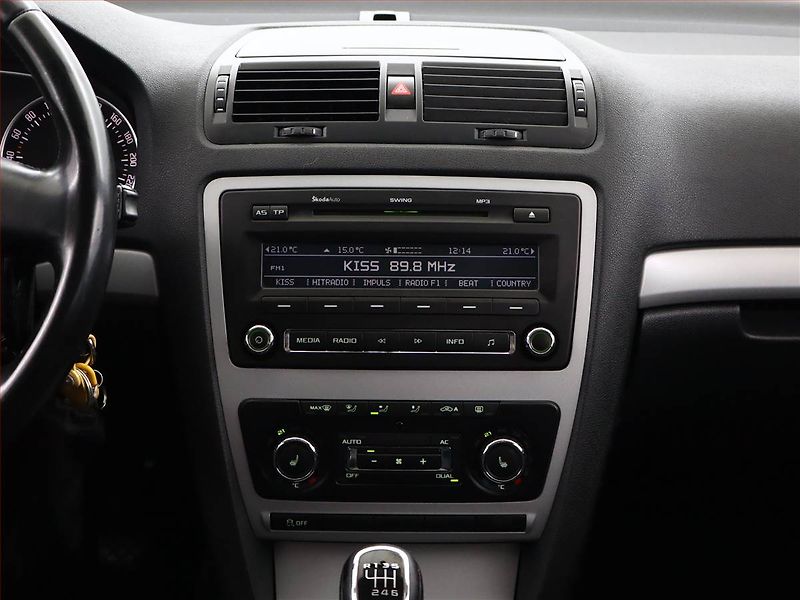 Škoda Octavia (2012) 2.0 TDI, Tempomat - fotka 10 z 14