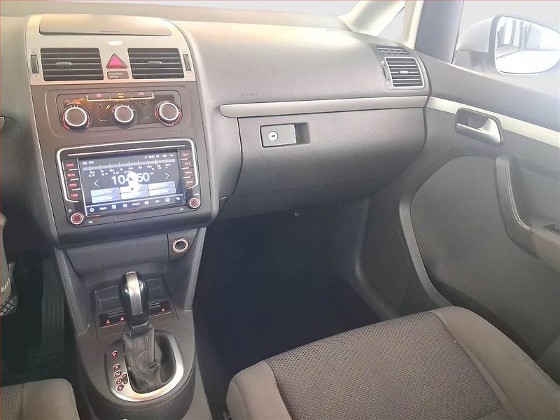 Volkswagen Touran (2015) 1.6 TDI, Automat, Tempomat - fotka 8 z 16