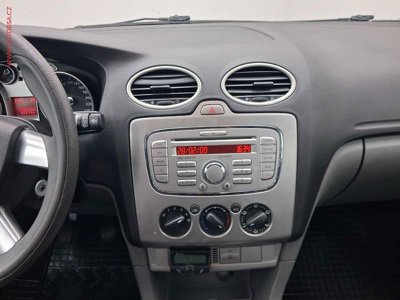 Ford Focus (2008) 1.8 TDCI, ČR, AC, STK8/28 - fotka 12 z 15