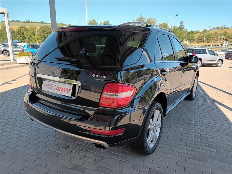 Mercedes-Benz Třídy M 3,0 350CDI,165KW,KŮŽE,NAVI - fotka 5 z 41