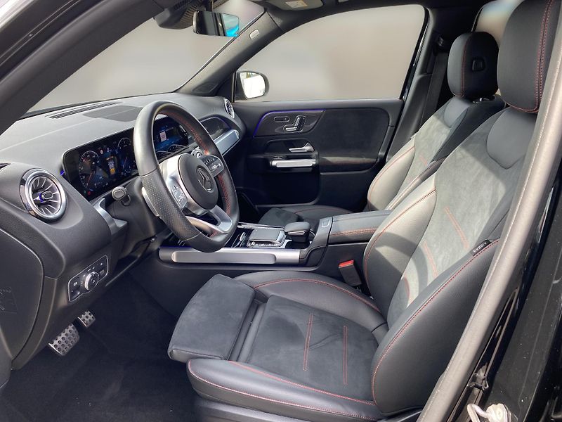 Mercedes-Benz GLB 200d 4M AMG - fotka 14 z 27