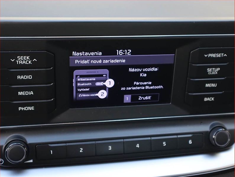 Kia Ceed (2022) 1.0 T-GDI, Serv.kniha - fotka 16 z 17