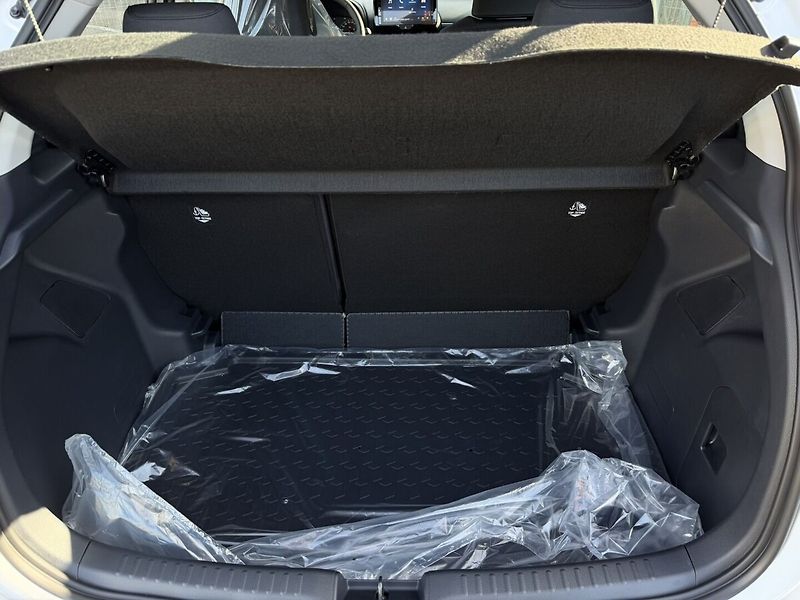 Toyota Yaris 1.5 HEV 116k Comfort Business - fotka 7 z 9