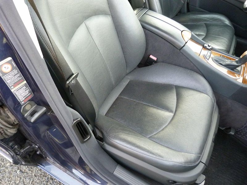 Mercedes-Benz 211 E320 3.2 I - fotka 12 z 23