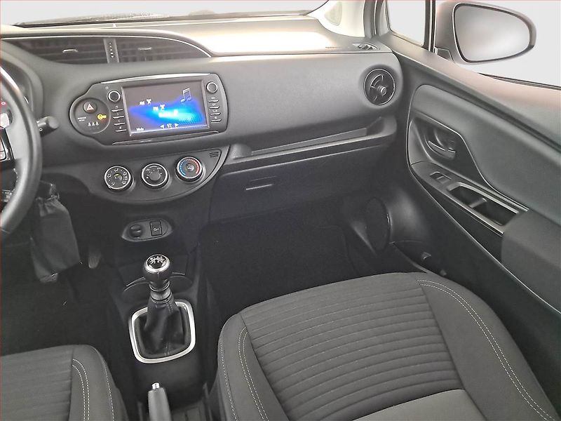 Toyota Yaris (2018) 1.5 Dual VVT-i, Serv.kniha - fotka 8 z 16