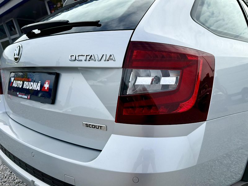 Škoda Octavia Scout 2,0 TDI 4x4 Automat  - fotka 10 z 37
