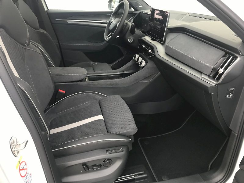 Škoda Kodiaq (2025) SPORTLINE 4X4 TD 142/2.0 A7A - fotka 19 z 28