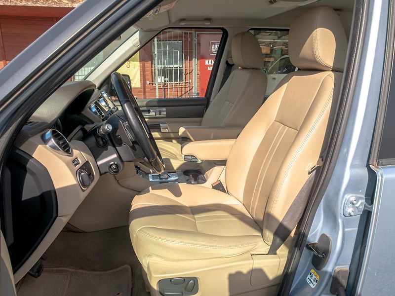 Land Rover Discovery (2012) 12/12 ČR 3.0D 188KW–1 MAJITEL - fotka 15 z 55