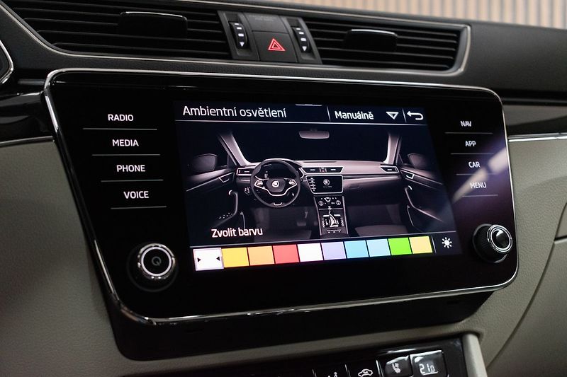 Škoda Superb TDI 147kW L&K 4x4*DPH*ČR 1.MAJ - fotka 41 z 52