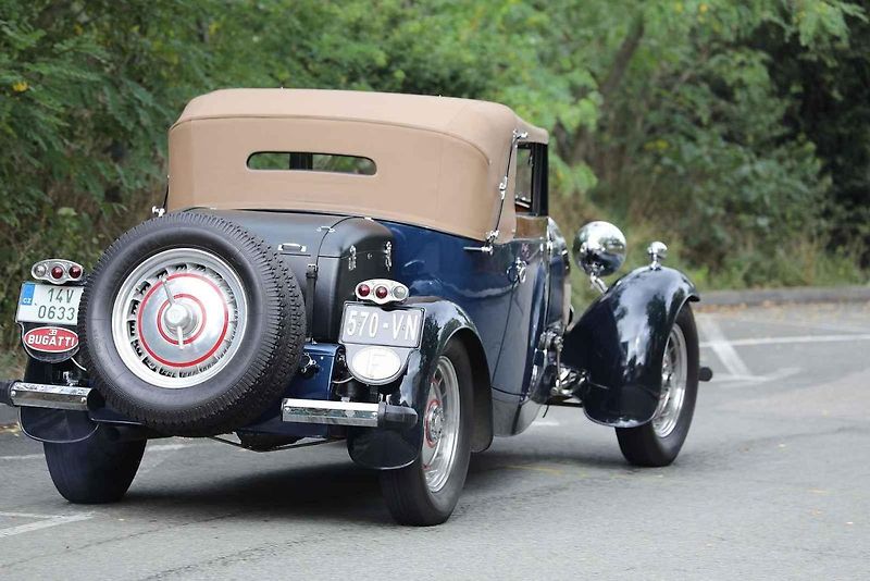 Na akci Jízda do vrchu a výstava historických vozidel se představilo na tři sta automobilů a motocyklů.