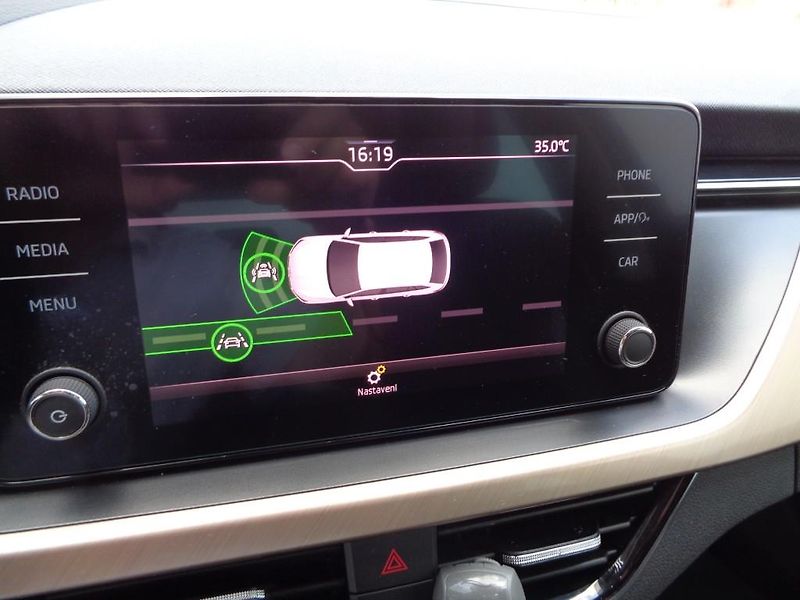 Škoda Scala 1.0 TSI  SPACEBACK STYLE  85 k - fotka 18 z 29
